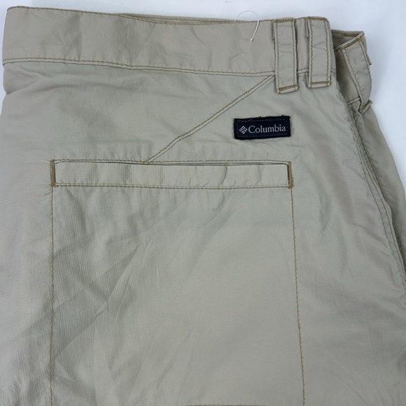 Columbia Men's lightweight beige outdoor hiking fishing shorts - Picture 5 of 11